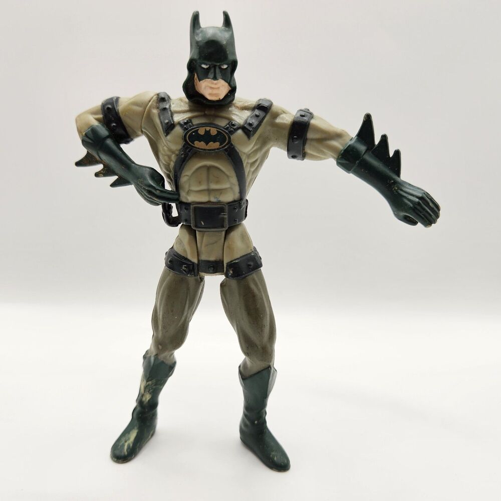 Vintage 1995 Kenner DC Legends of Batman Long Bow Batman Action Figure 5” Loose